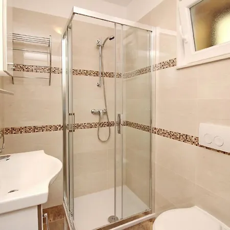 Gemuetliche In Mit Eigenem Balkon
