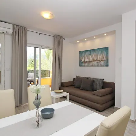 Gemuetliche In Mit Eigenem Balkon Baška