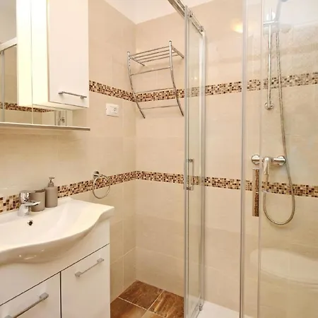 Apartman Gemuetliche In Mit Eigenem Balkon